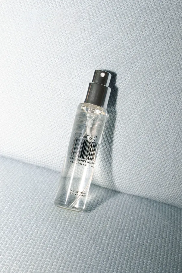 DedCool 01 "Taunt" Travel Spray